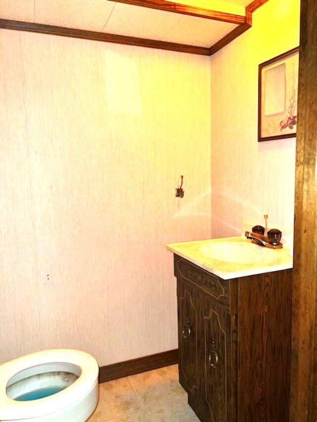 Building Photo - 33 Sterner Ave