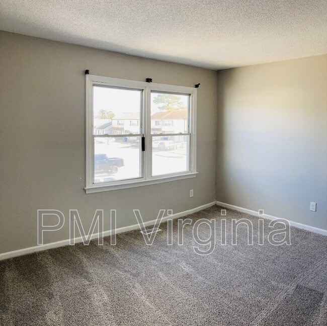 Building Photo - 1077 Commonwealth Pl