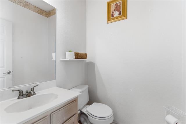 Building Photo - 1701 Creekway Dr