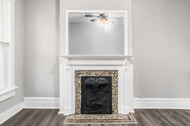 Building Photo - 360 N Garfield Ave