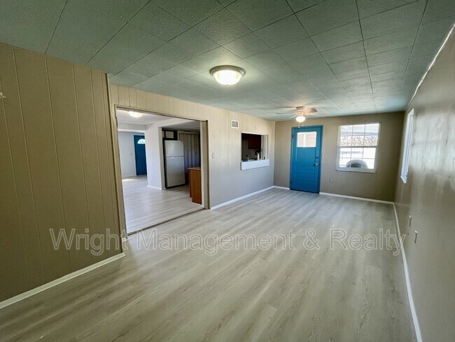 Building Photo - 3907 Luma Dr