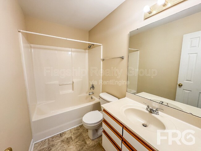 Building Photo - 5180 Deveron St