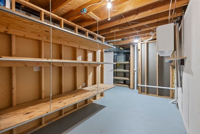 Building Photo - Luxury Remodeled 3Bed/2Bath w/ Finished Ba...