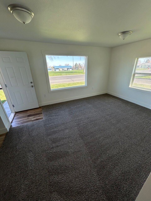 Building Photo - 301 E 4th St