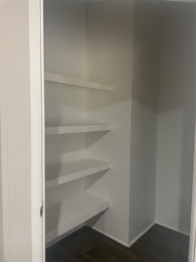 Building Photo - 15661 Deer Glen Ln