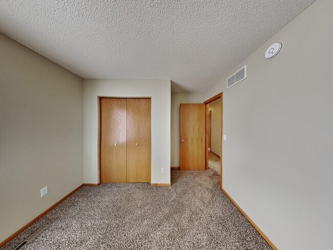 Building Photo - 1933 Mathias Rd