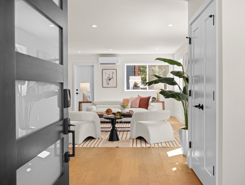 Building Photo - 2349 NE 127th St