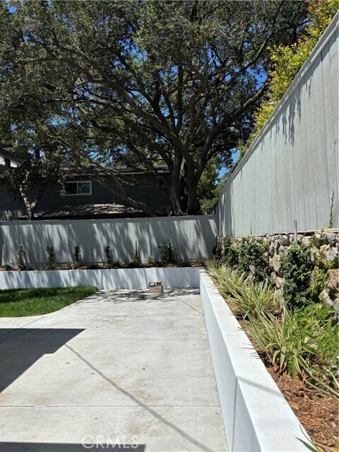 Building Photo - 4832 La Canada Blvd