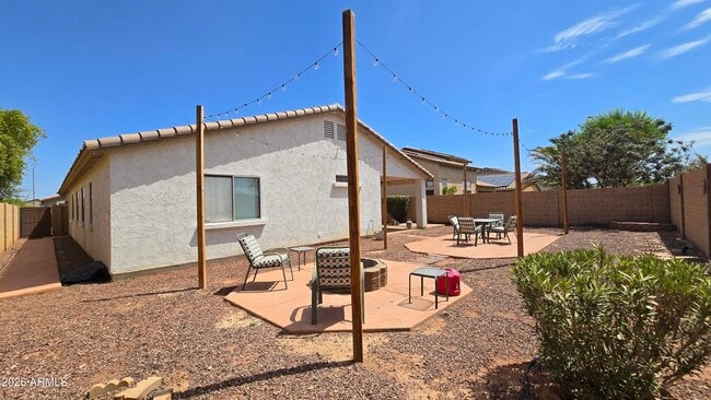 Building Photo - 25673 W Northern Lights Way