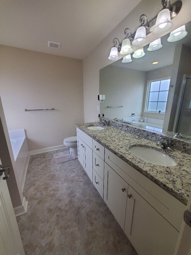 Building Photo - Luxurious 4BR/2.5BA Home with Spacious Living Spaces and Elegant Touches