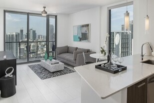 Building Photo - Solitair Brickell Apartments