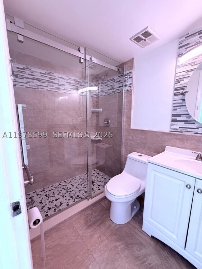 Building Photo - 15470 SW 82nd Ln