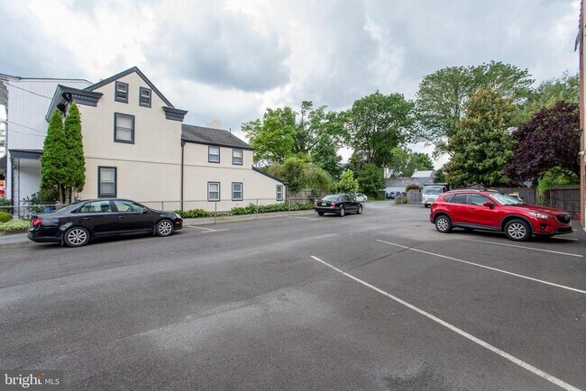 Building Photo - 71 S Main St