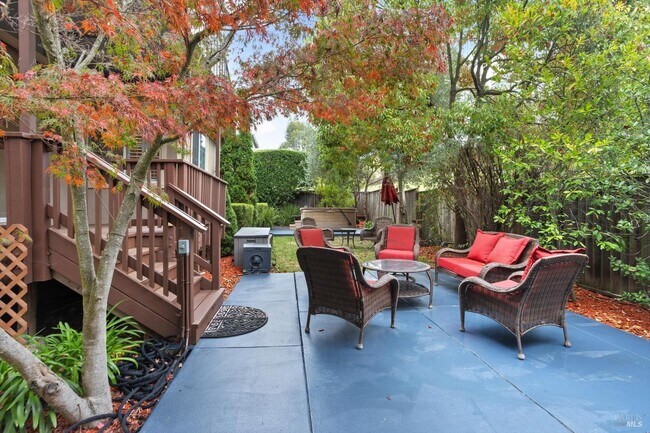 Building Photo - 1956 Cooper Dr