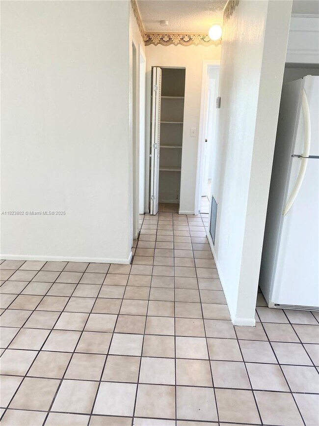 Building Photo - 6154 SW 38th St