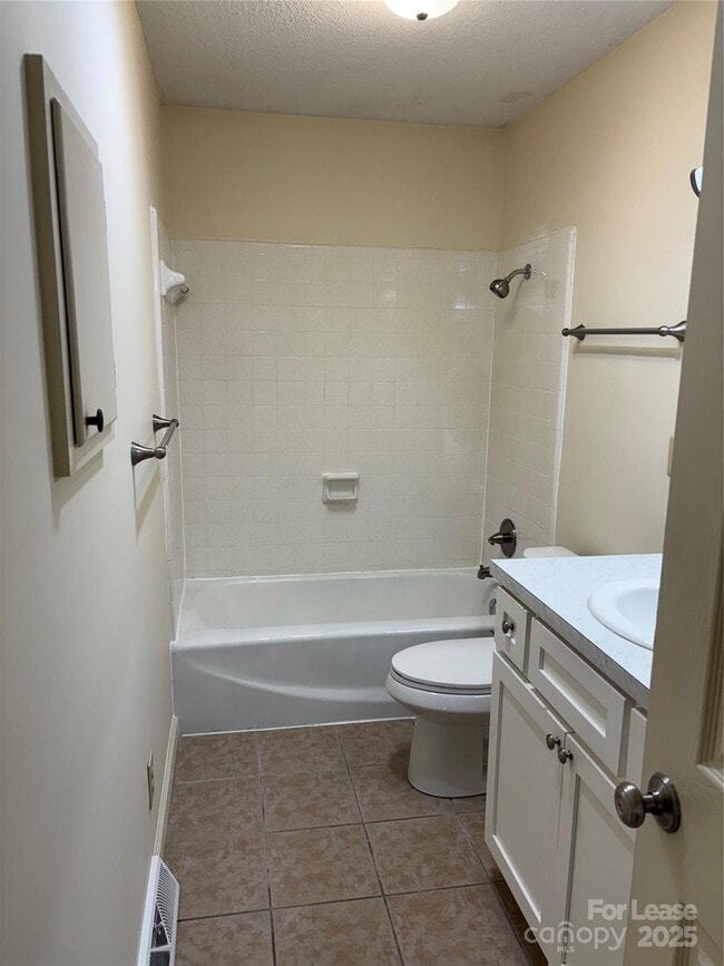 Building Photo - 124 Hillcrest Dr