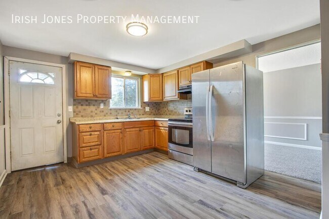 Building Photo - 5700 Glendale Dr