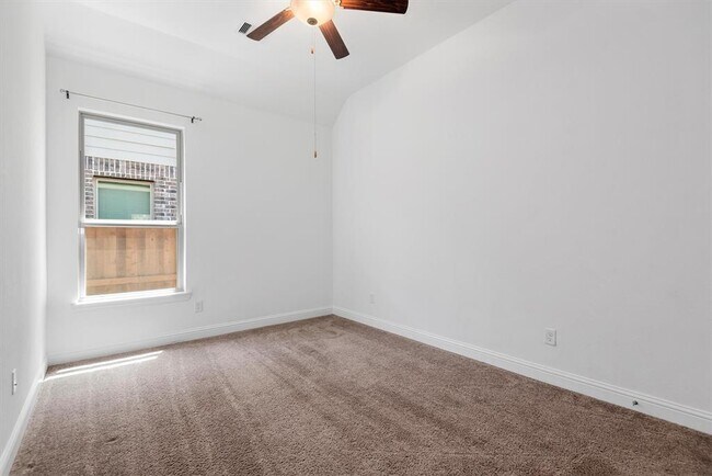 Building Photo - 28215 Whitmore Bend Dr