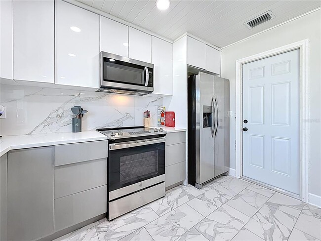 Building Photo - 10709 Donbrese Ave