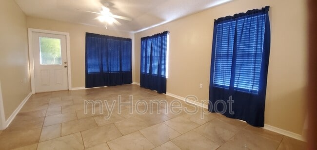 Building Photo - 2520 Trailwood Dr