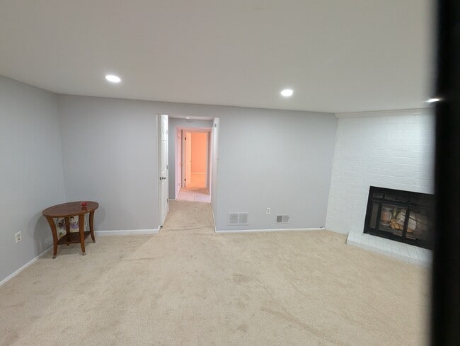 Building Photo - 10728 Bridlerein Terrace