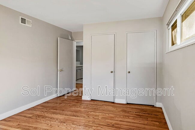 Building Photo - 1401 Laurent St