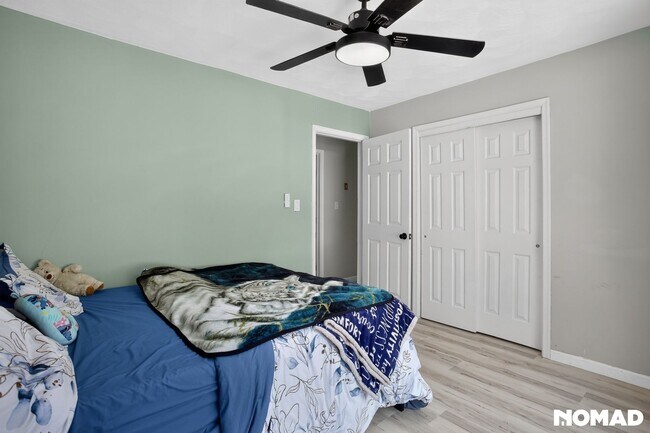 Building Photo - Spacious 4BR Condo in Newport News