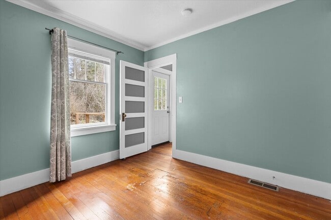 Building Photo - 1144 Canyon Ave