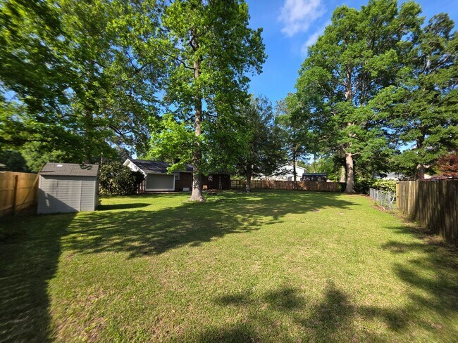 Building Photo - Sherwood Forest Gem | Spacious 3BR Home with Fenced Yard & Flex Room