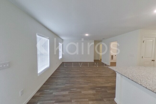 Building Photo - 1148 Vinita Ave