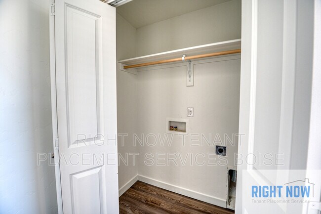 Building Photo - 5505 E Bollo St