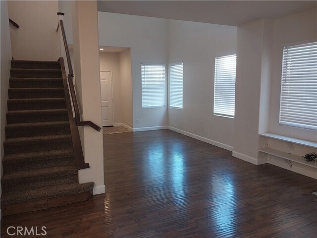 Building Photo - 935 Redtail Dr