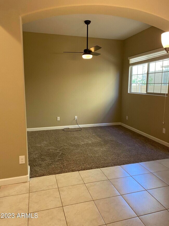 Building Photo - 1367 S Country Club Dr