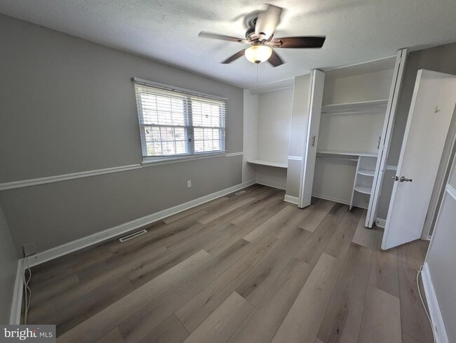 Building Photo - 8435 Norwood Dr