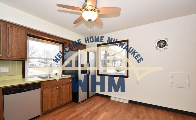 Building Photo - 3847 N 93rd St