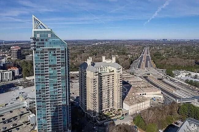 Building Photo - 3334 Peachtree Rd NE