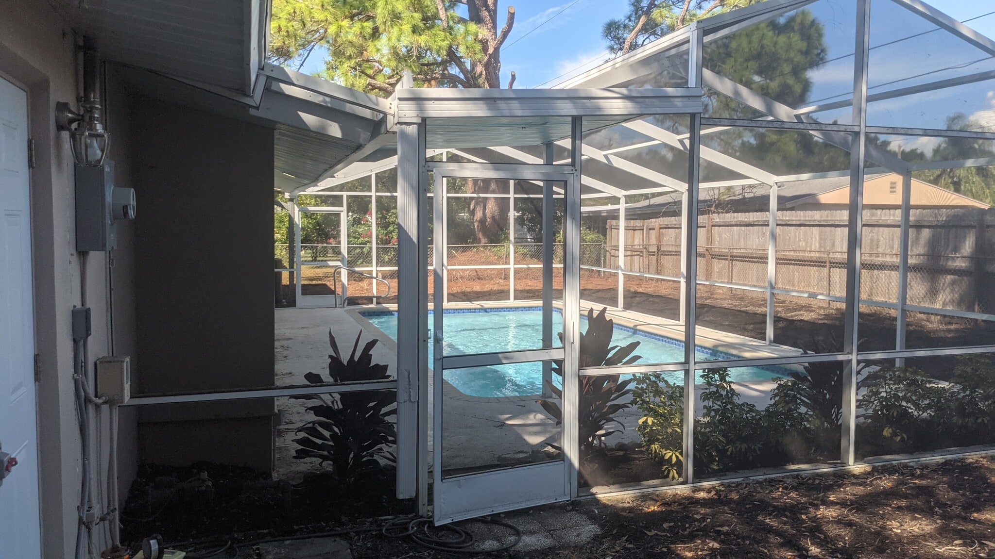 Building Photo - 2042 Harley Ave