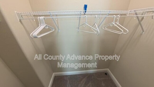 Building Photo - 2268 Spring Lake Ct