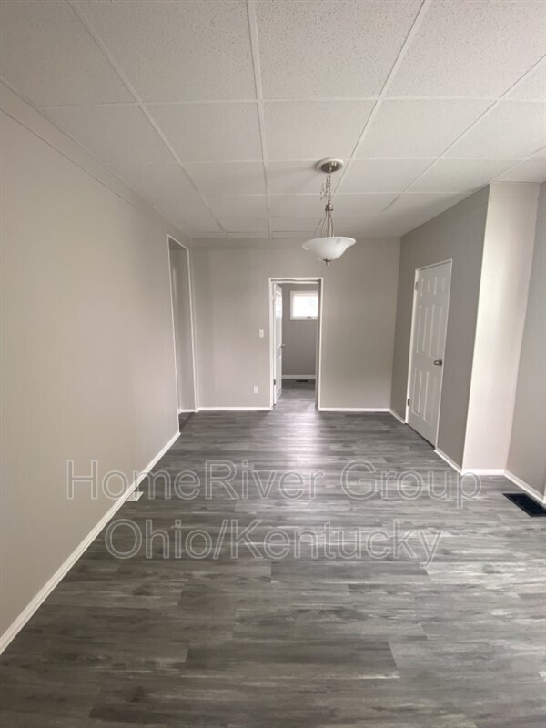 Building Photo - 926 E Pearl St