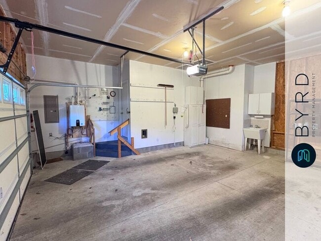 Building Photo - 423 Elm Creek Dr