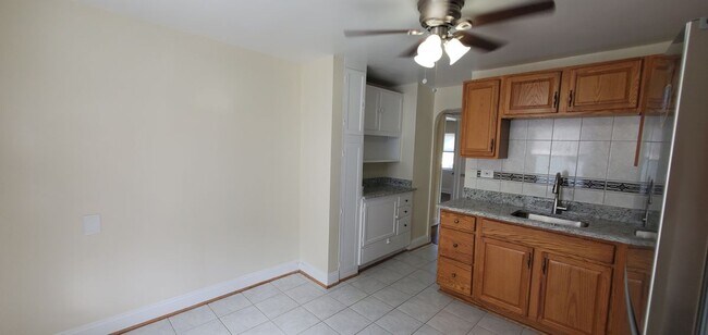 Building Photo - 433 Belair Ave