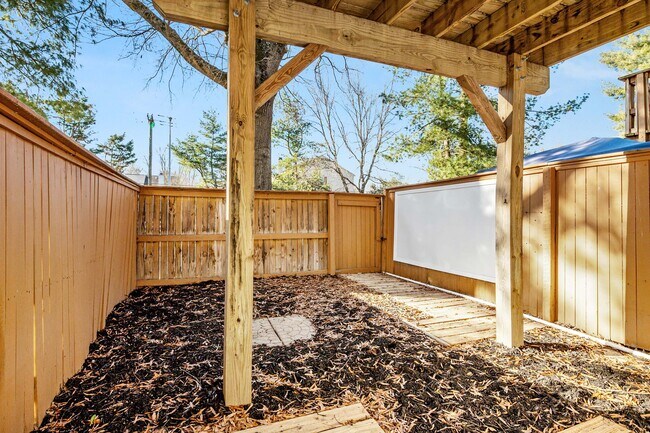 Building Photo - 1534 Lowell Ct