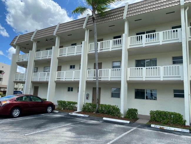 Building Photo - 6890 Royal Palm Blvd