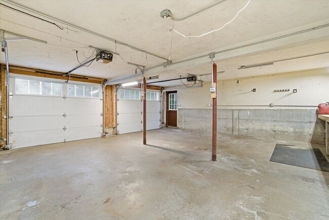 Building Photo - 46 Spring Rd