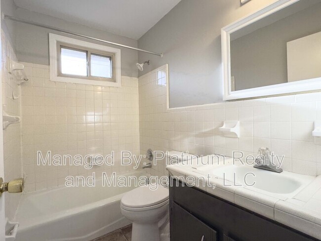 Building Photo - 1436 McCan Dr