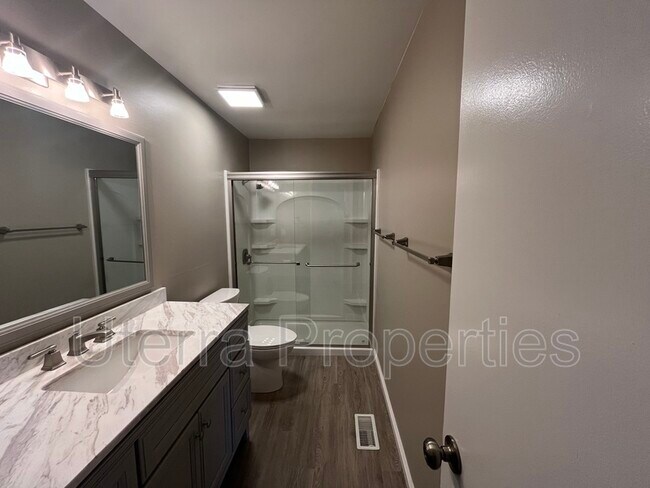 Building Photo - 333 E 4500 S