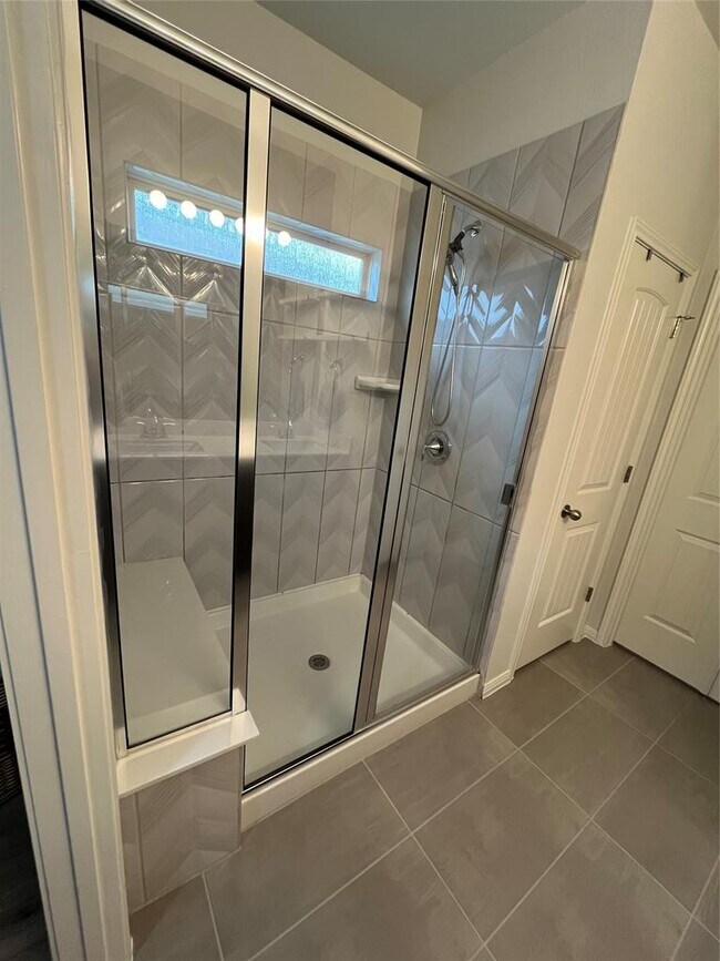 Building Photo - 8145 Daisy Cutter Crossing