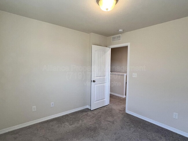 Building Photo - 10051 Ledgestone Terrace