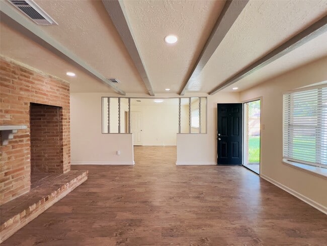 Building Photo - 17014 Forest Bend Ave
