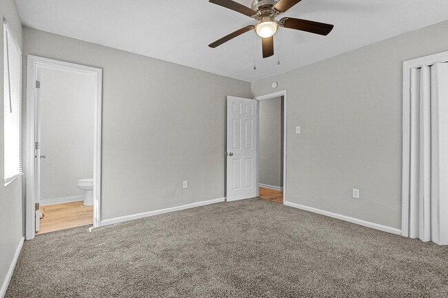 Building Photo - 3630 Columbine Dr